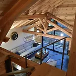 Leonie Chalet *